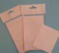 Onglets adhésifs blancs